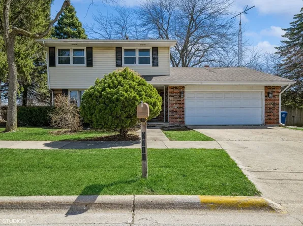 2715 Argonne Dr, North Chicago, IL 60064