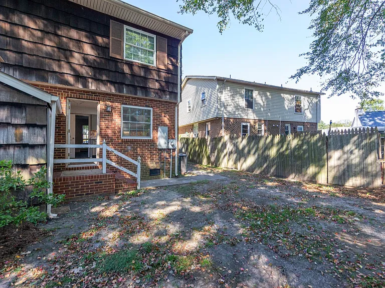 9392 Pine Tree Rd #B — Photo 22