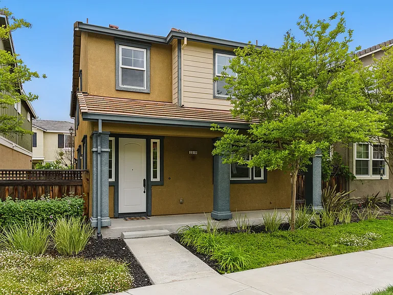 2319 Carbondale Way — Photo 1