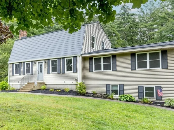 8 Hyacinth Dr, Pepperell, MA 01463