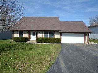 2120 Burr Oak Ln, Lindenhurst, IL 60046