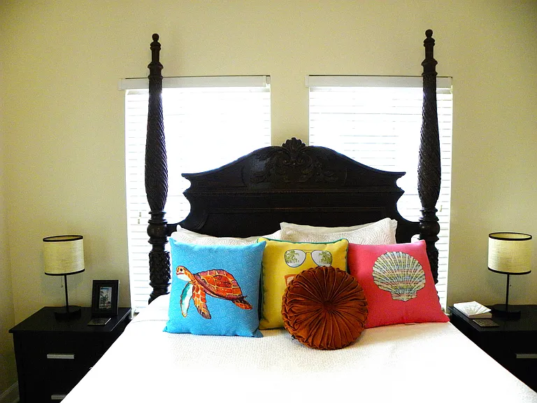 Nice Display of Pillows - Quality bedding as well!