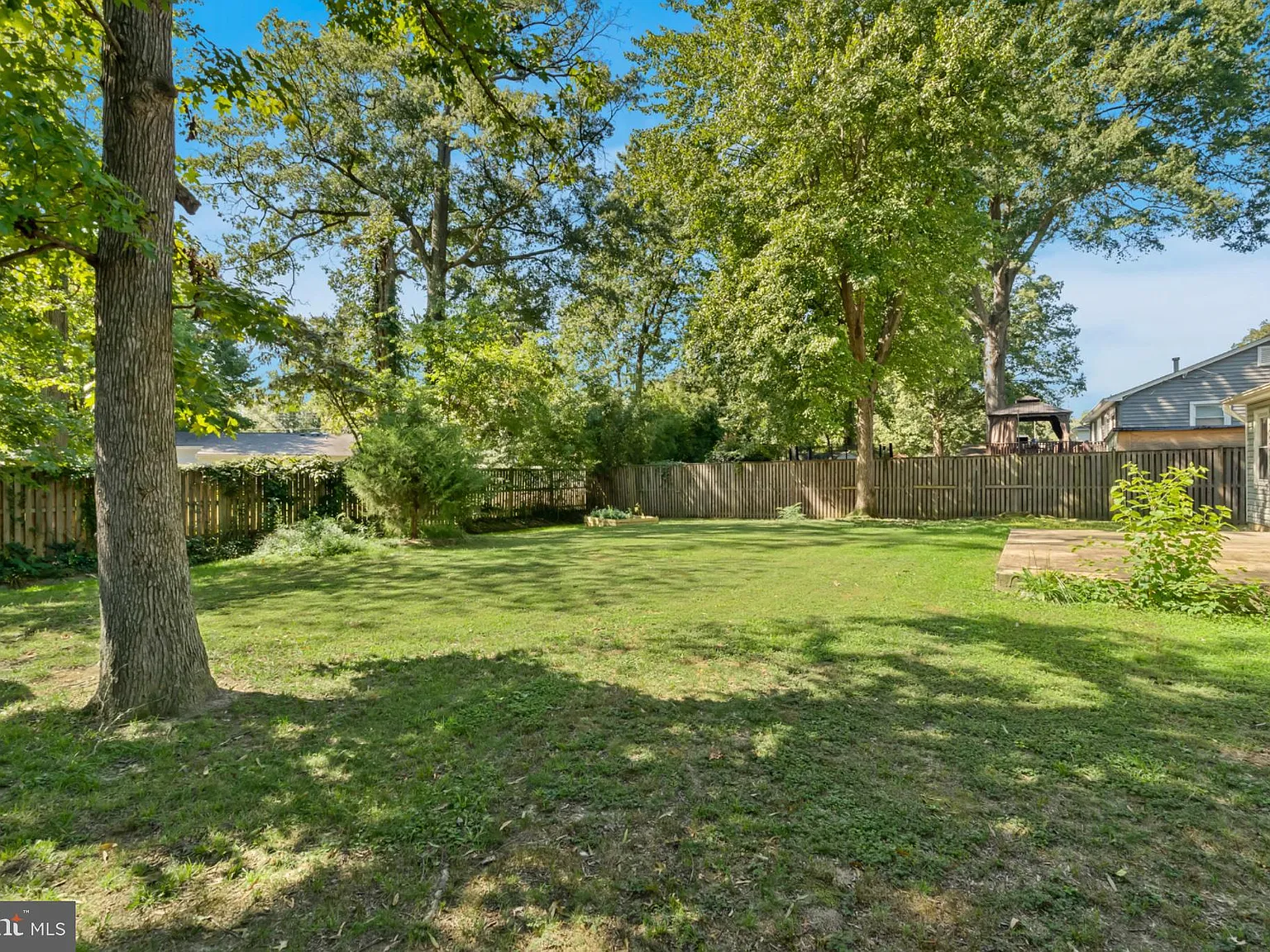 3 bed, 2.0 bath, 1352 sqft, $3,350 — Photo 3