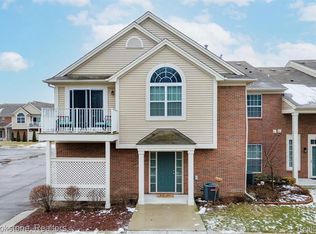 28346 Adler Park Dr S #246, New Baltimore, MI 48051