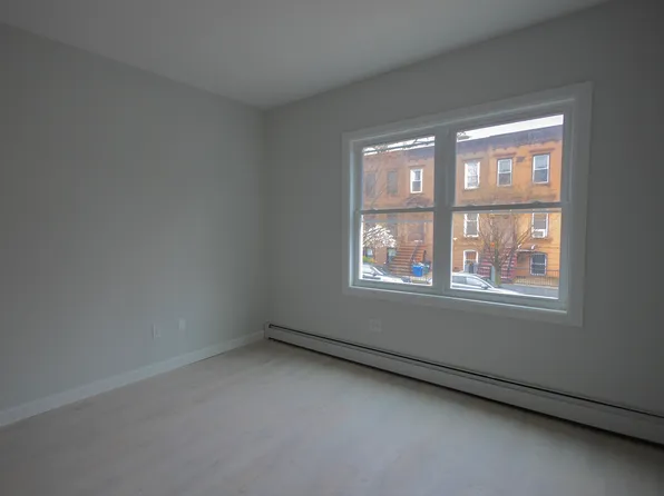 253 Monroe Street image 10 of 18