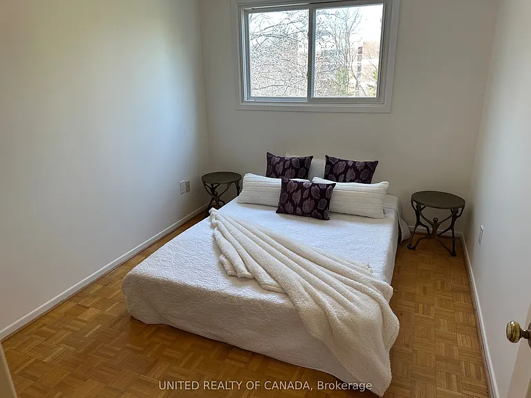 102 Baywood Ct — Photo 30