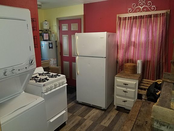 Kitchen (9''x10'')