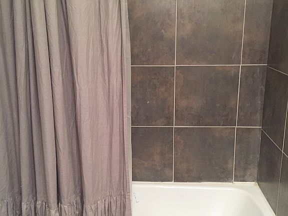 Main bathroom 