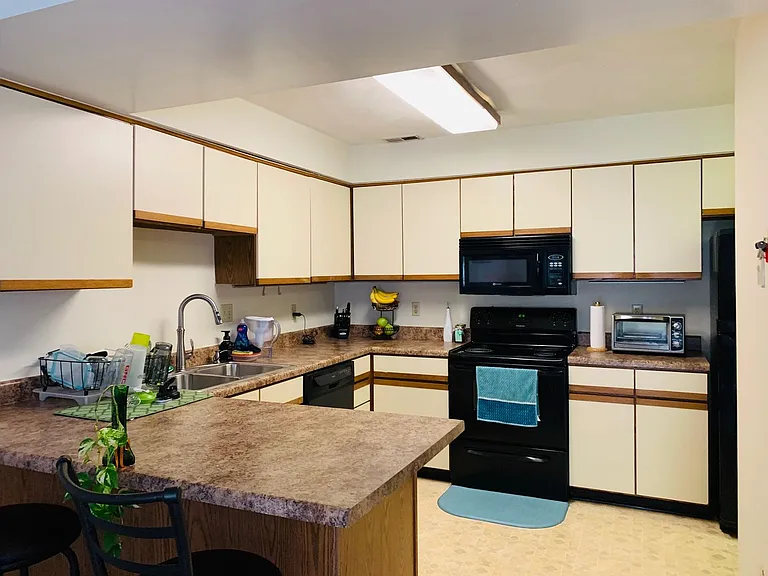 219 Woods Edge Ct — Photo 9