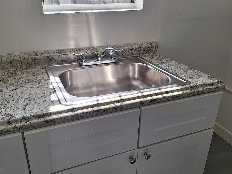 3007 NW 59th St #5 — Photo 2