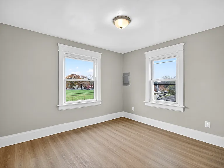 458 Kling St — Photo 20