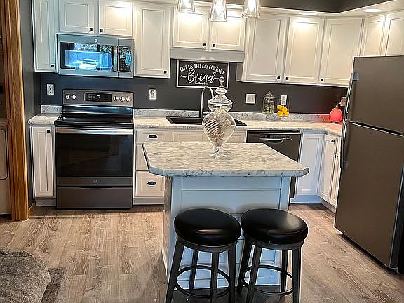 4th image of 403 Clausen Ave SW #1
