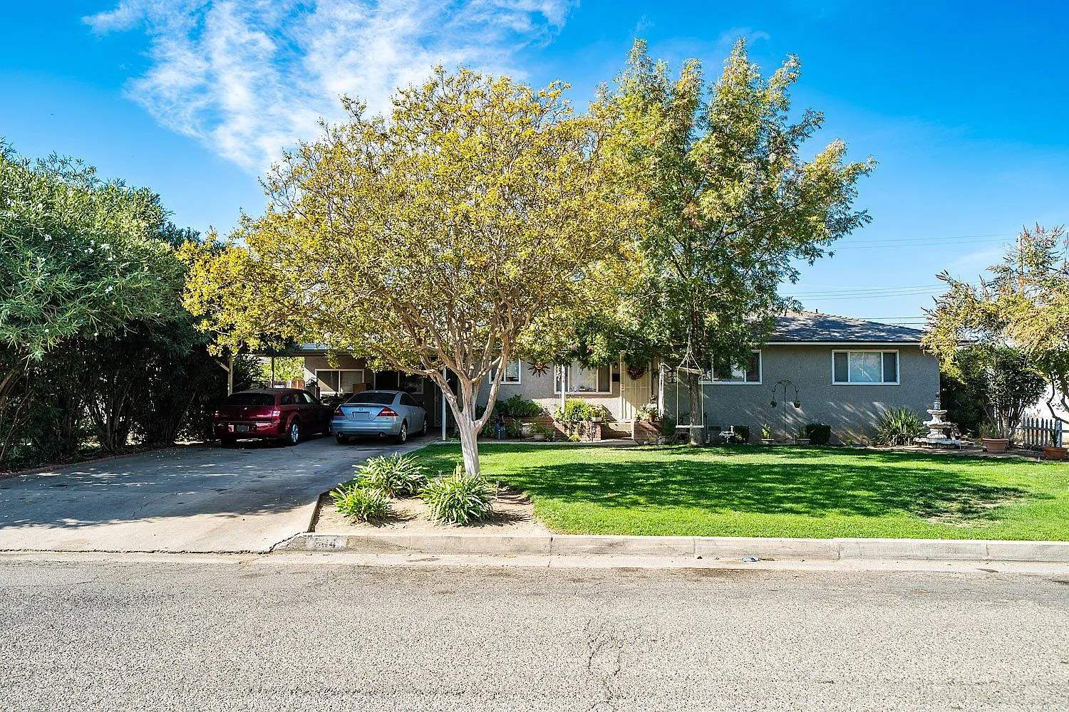 604 Willis Ave photo 1