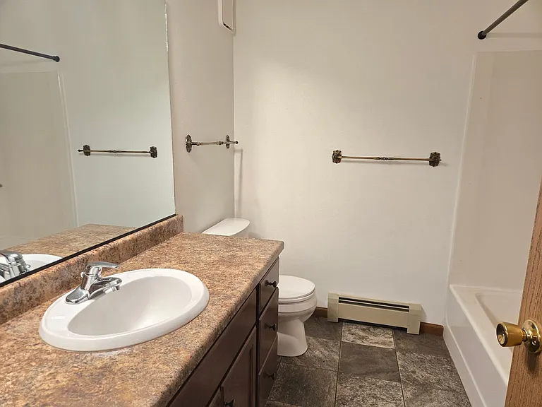 Pebble Creek Apartments — Photo 17
