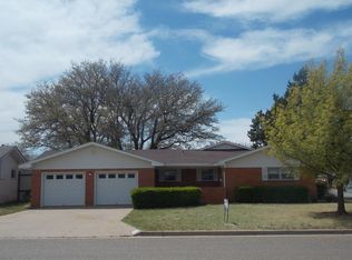 211 Avenue H, Abernathy, TX 79311