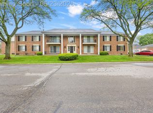 29606 Middlebelt Rd UNIT 97, Farmington Hills, MI 48334