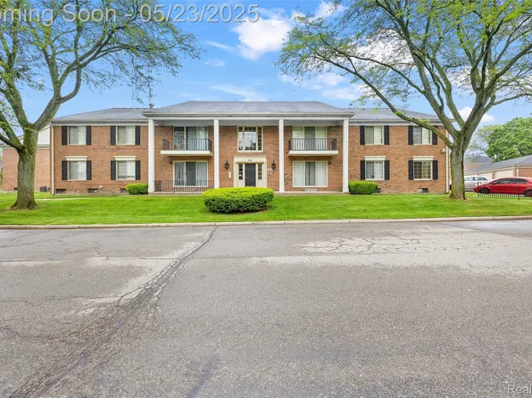 29606 Middlebelt Rd Unit 97, Farmington Hills, MI 48334