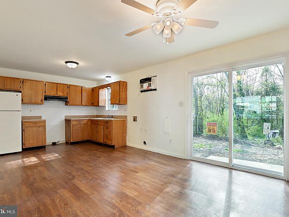 4th image of 413 Patuxent Ct