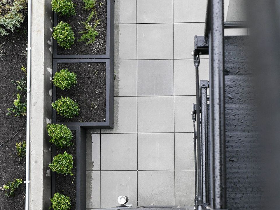 Building Photo 5