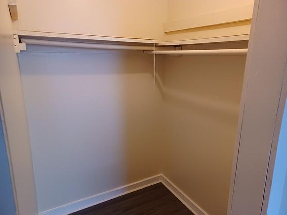 Walk-in closet