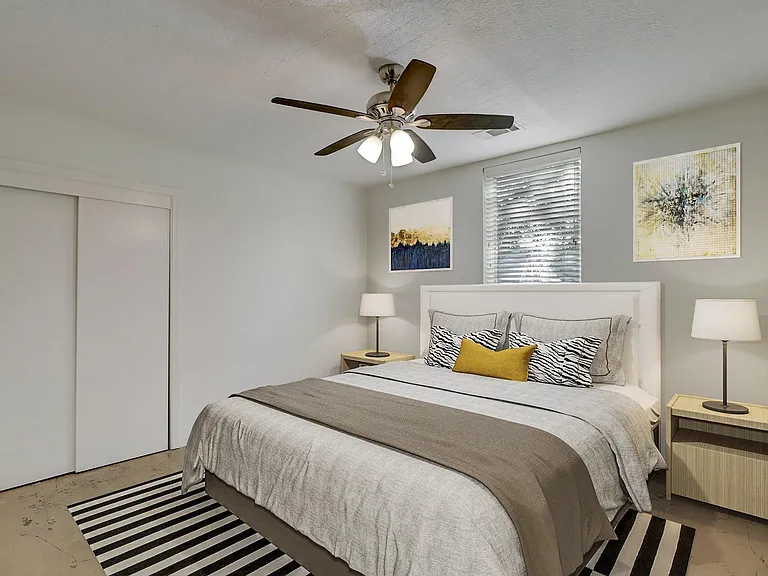 1112 W Lawrence St #9 — Photo 1