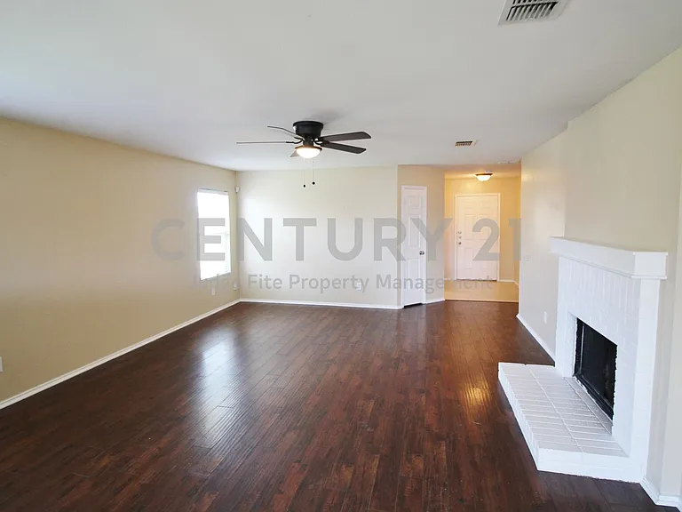 321 Briar Oaks Dr — Photo 5