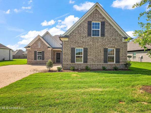 6441 River Ln, Walls, MS 38680