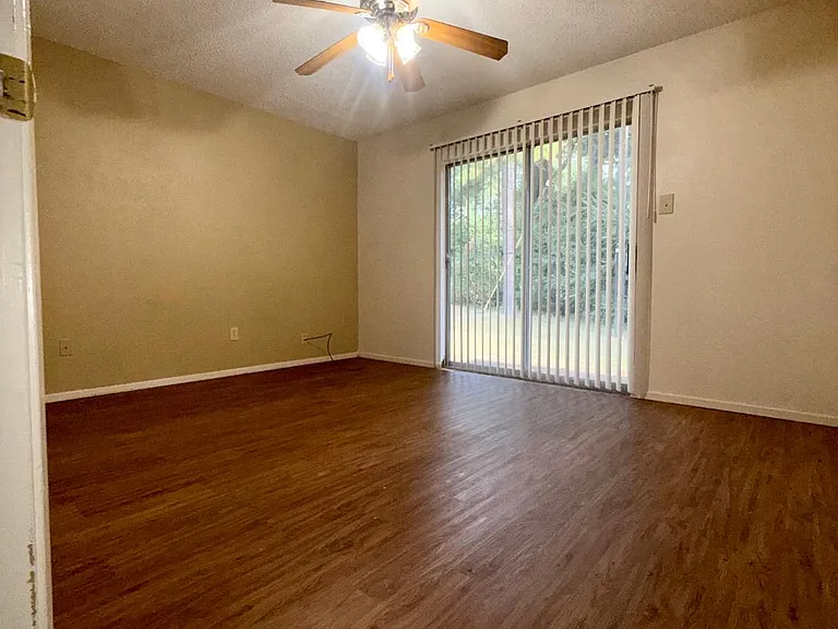 243 Lawrence Rd #11 — Photo 12