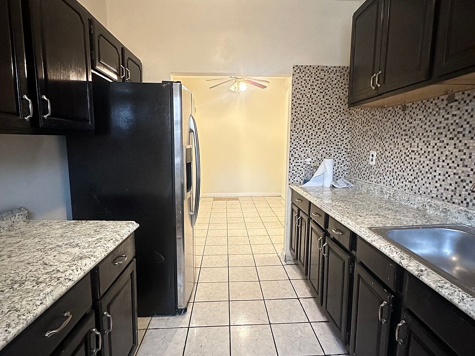 1st image of 316 McLean Ave #L1