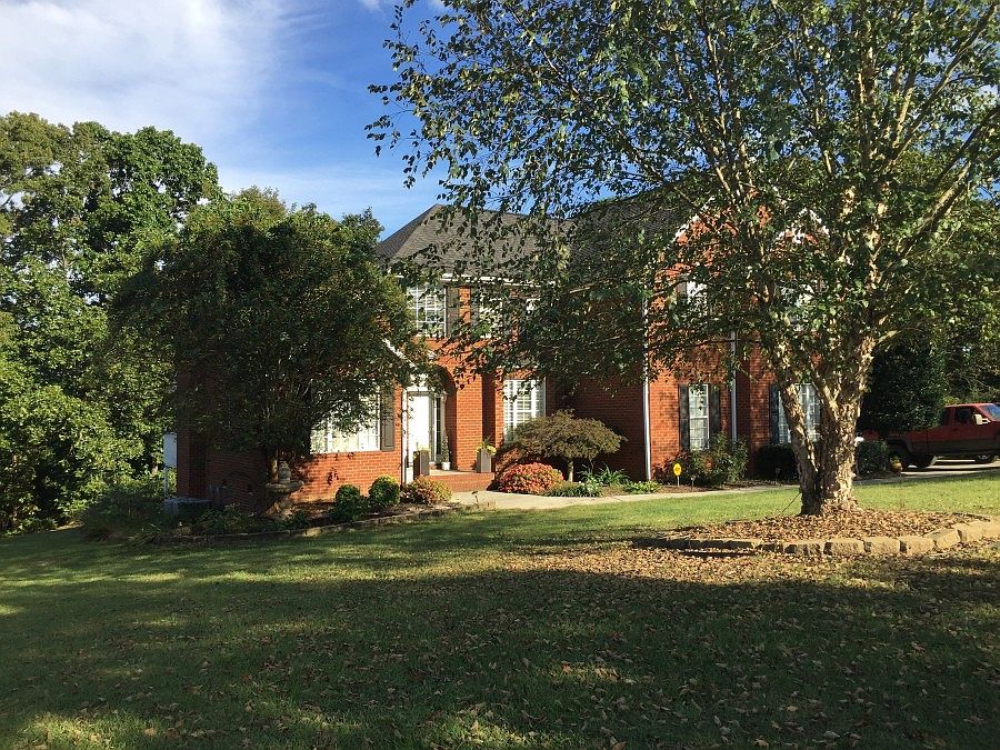 2nd image of 172 Heritage Dr