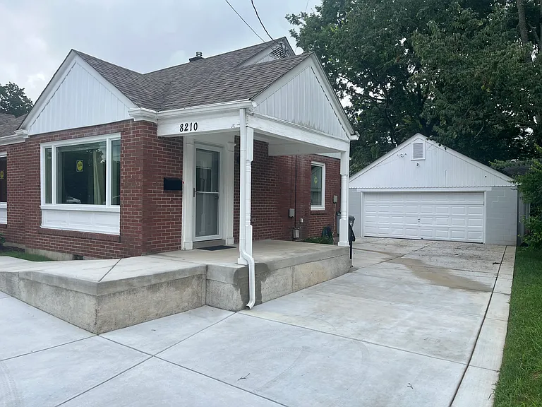 8210 Whipps Mill Rd — Photo 2