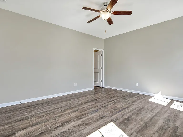 112 Kennah Ct — Photo 17