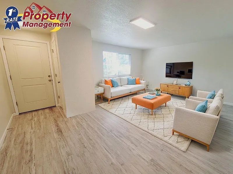 2 bed, 1.0 bath, 872 sqft, $1,695 — Photo 2