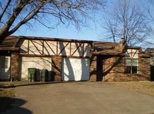 819 S Riviera Dr, Rogers, AR 72758