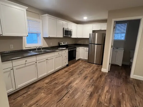 38 Spruce St #4, Sanford, ME 04073