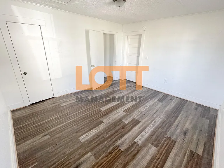 403 Old Paris Mountain Rd — Photo 9