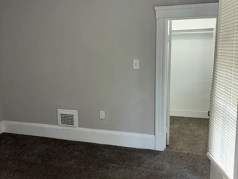 8218 Korman Ave #UP — Photo 5