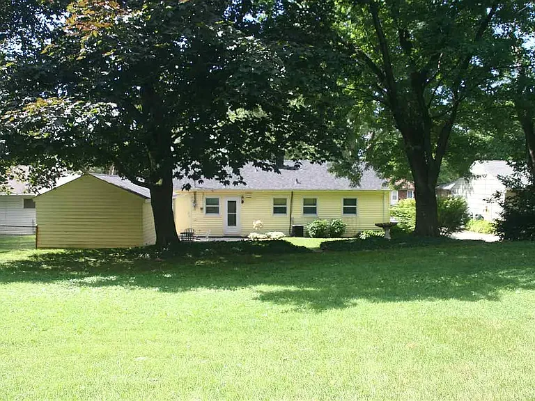 246 Schilling St — Photo 2