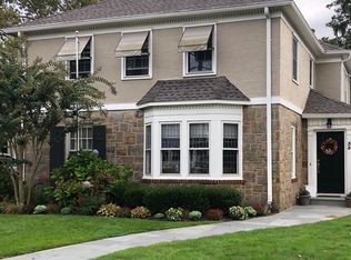 33 S Lewis Pl, Rockville Centre, NY 11570
