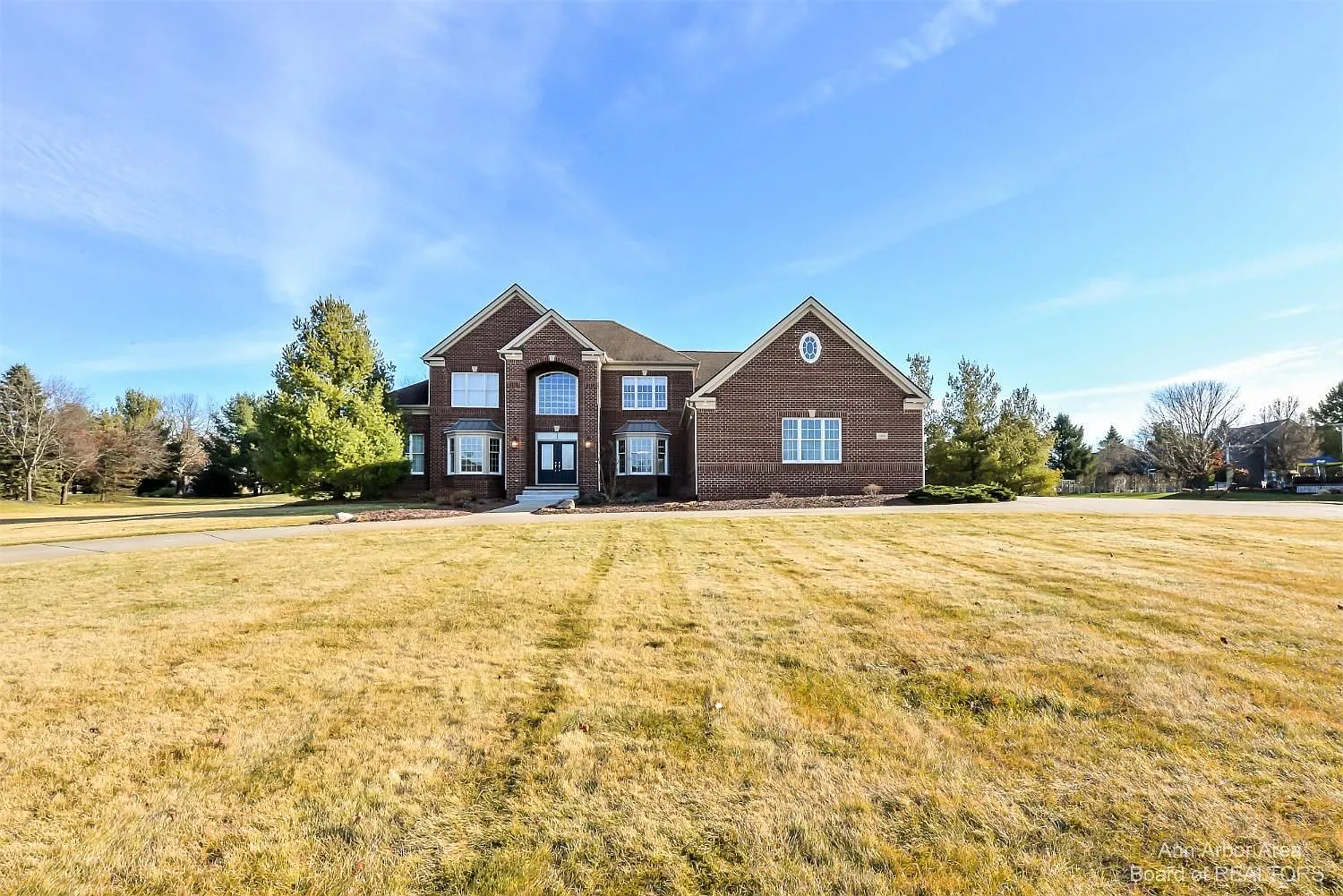 1908 Brookview Dr photo 1