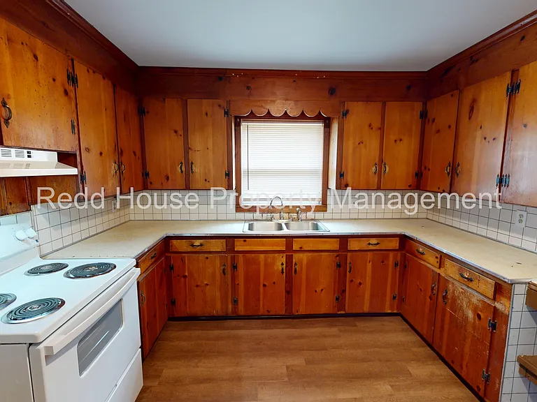 107 S Metcalf St — Photo 9