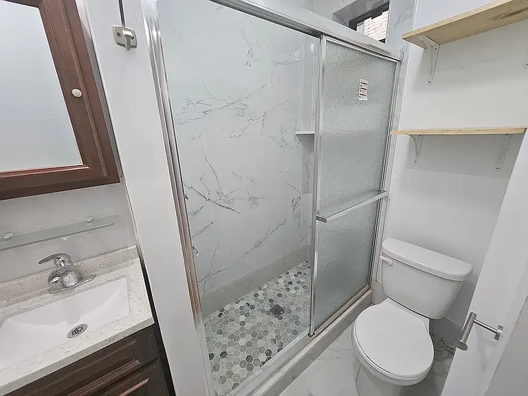 424 E 13th St #21 — Photo 11