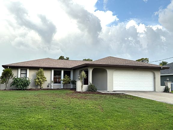 Front view 5044 Duprell Terrace