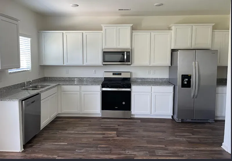4 bed, 3.0 bath, 1613 sqft, $2,150 — Photo 4
