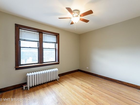 4th image of 204 E Saint James St Lowr 2