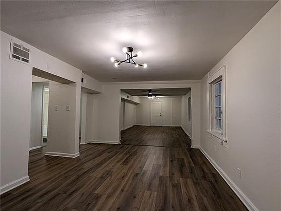 4th image of 4313 Fontainebleau Dr