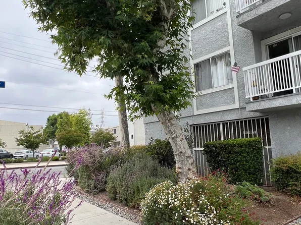 5544 Yolanda Ave APT 203, Tarzana, CA 91356
