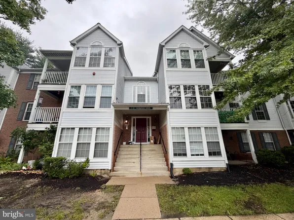 7 Kenwood Dr, Sicklerville, NJ 08081