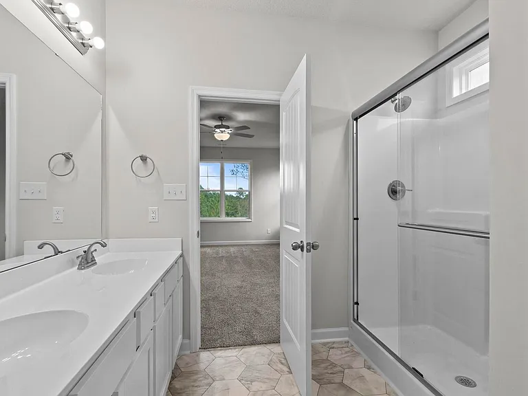 2035 Folkstone Woods Ln — Photo 24