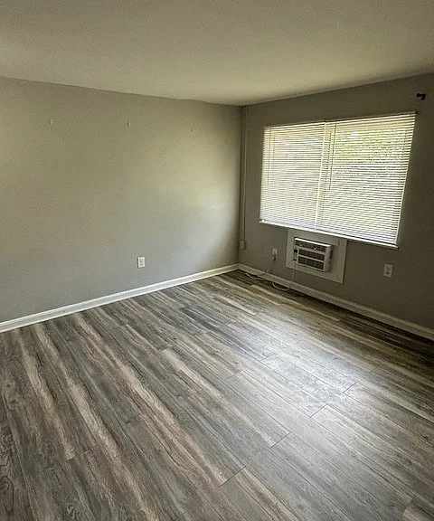 27-47 E Main St #F — Photo 2